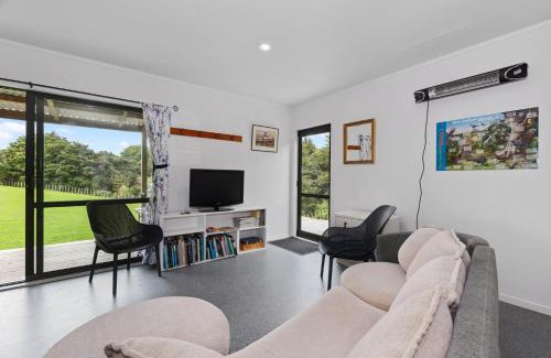 Mangawhai House | Totara Folly - Mangawhai Holiday Home