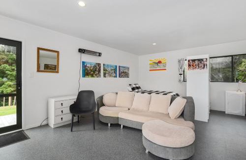 Mangawhai House | Totara Folly - Mangawhai Holiday Home