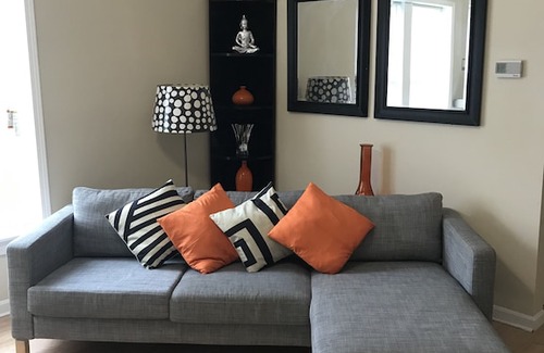 Englewood House | Touch of Class - Corporate Duplex