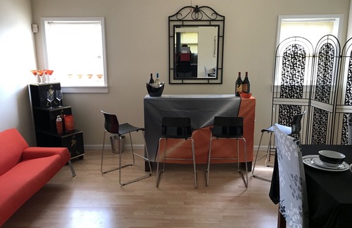 Englewood House | Touch of Class - Corporate Duplex