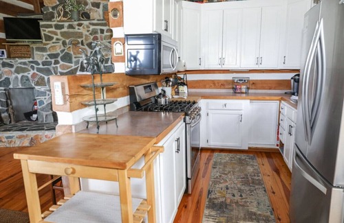 Meadows Of Dan Cabin | Touche' Too Cabin - when privacy is what you want, by Buffalo Mtn Getaway