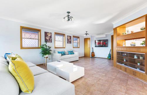 Toukley House | Toukley Gem Near Budgewoi Lake