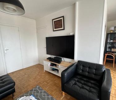 Grenelle Apartment | Tour Eiffel - Paris