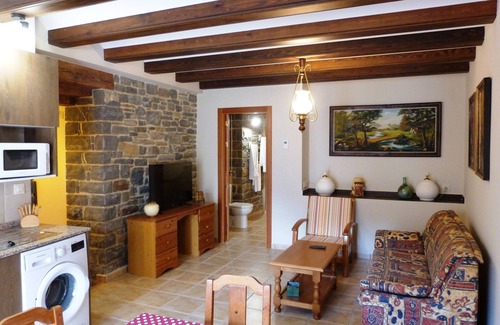 Boltana Apartment | Tourist apartments Casa Dieste - Ababol apartment