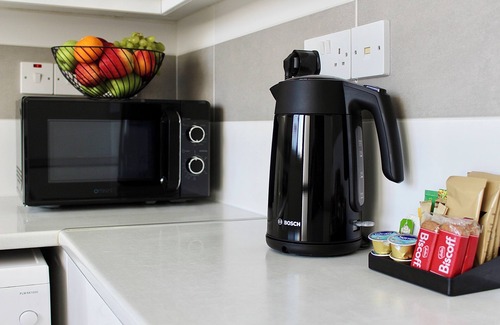 Germasogeia Apartment | Tourist Area: Chic & Modern 2 Bedroom Apartment