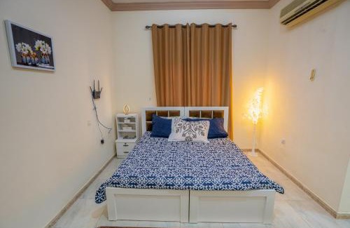 Abu Dhabi House | Tourist family and couple rooms abudhabi Baith Al Jannah LLC Private Family Rooms - Attached Washroom - VL01