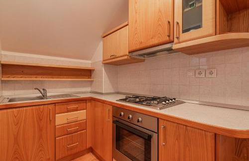 Gorenja Vas pri Smarjeti Apartment | Tourist Farm Škrbina Apartments