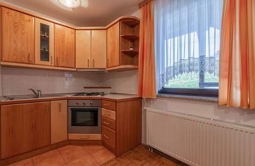 Gorenja Vas pri Smarjeti Apartment | Tourist Farm Škrbina Apartment 1, Šmarješke Toplice, Slovenia