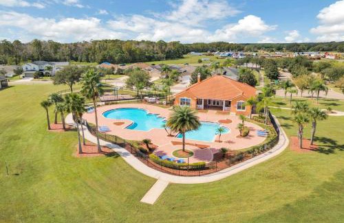 Crystal Cove House | Tourmaline Lovely 5 BR Sleeps 10 Pool Lake View