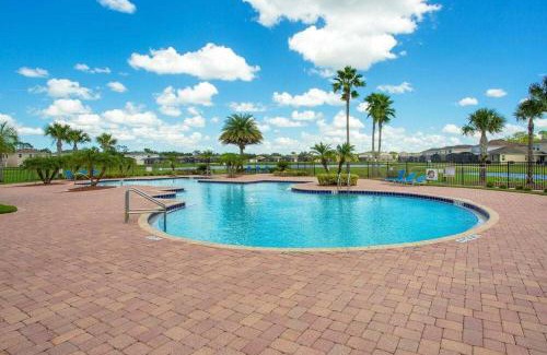 Crystal Cove House | Tourmaline Lovely 5 BR Sleeps 10 Pool Lake View