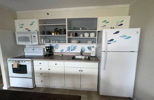 Waikiki Condo | Tower 2 Suite 1207 (1-Bedroom Condo) with Pool and Golf Course view