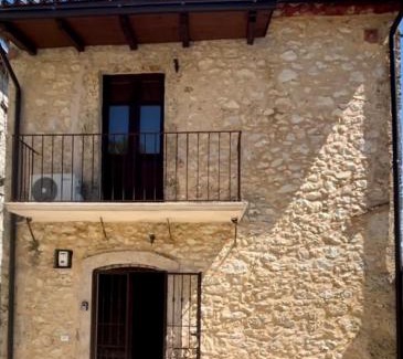 Isola del Liri House | Tower Cottage