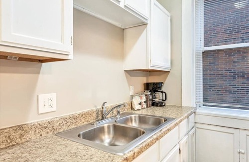 Southwest Garden Hotel | Tower Grove Getaway sleeps 8