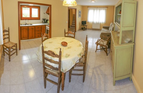 Darnius House | Tower House (2 Bedroom, 1.5 bathroom, Sleeps 6)