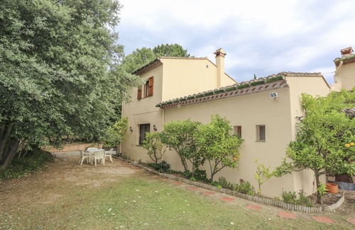 Darnius House | Tower House (2 Bedroom, 1.5 bathroom, Sleeps 6)