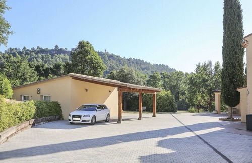 Darnius House | Tower House (2 Bedroom, 1.5 bathroom, Sleeps 6)