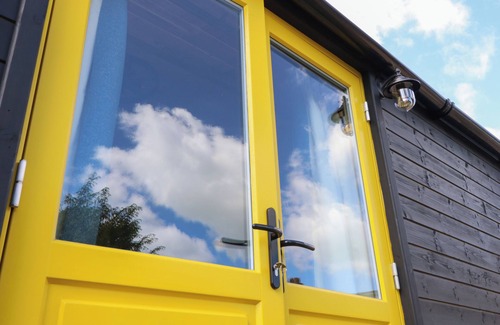 Ryde Cottage | TOWER HUT, pet friendly, country holiday cottage in Ryde