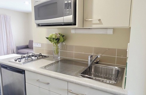 Riccarton Hotel | Tower Junction Motor Lodge