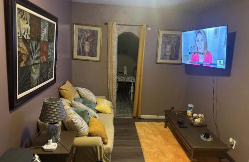 Niagara Falls Apartment | Tower of Little Italy