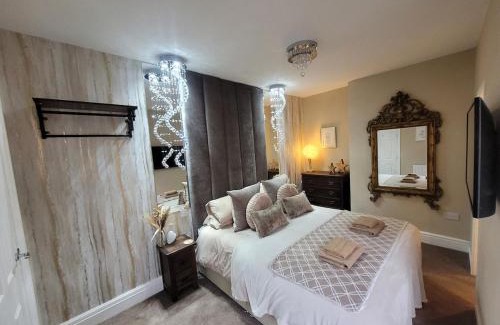 Blackpool House | Tower Suites - HOT TUB sleeps 14