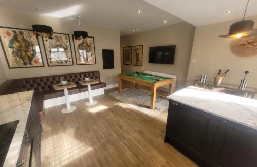 Blackpool House | Tower Suites - HOT TUB sleeps 14