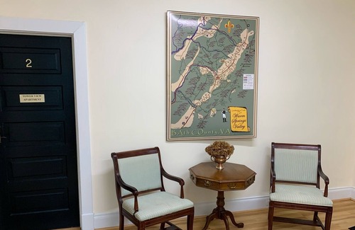 Hot Springs Apartment | Tower View Apartment in the Heart of Hot Springs