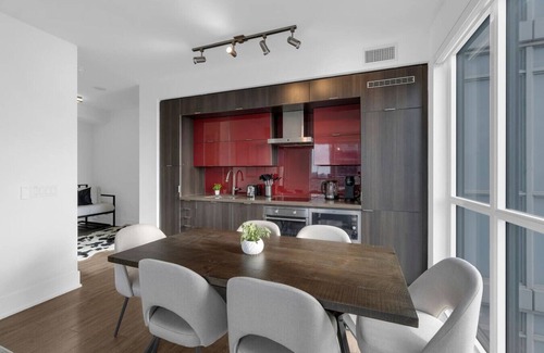 CityPlace Hotel | Tower View Suites - Free Parking - Rooftop Pool - Hot Tub - Gym