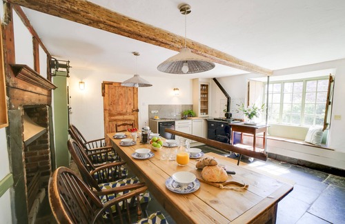 Bodmin House | Towerhill-a stunning 15th century property in Bodmin, newly renovated, sleeps 10