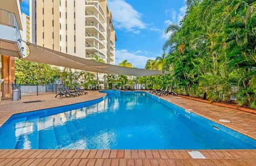 Darwin City Centre Apartment | 'Towering Palms' Resort-style Apartment with a Separate Studio