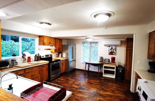 Carlotta Cabin | Towering Redwoods, Private River Access, 2 Bathroom, 3 Bedroom, Up to 13 Guests