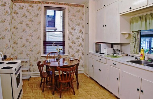 New Westminster House | Towle House 1006