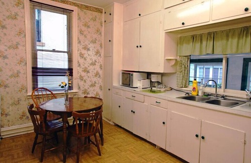 New Westminster House | Towle House 1006