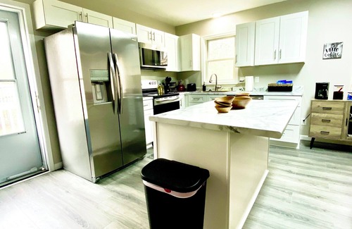 Nashville House | “Town and Around” Charming 3-bedroom townhome in Nashville pet friendly