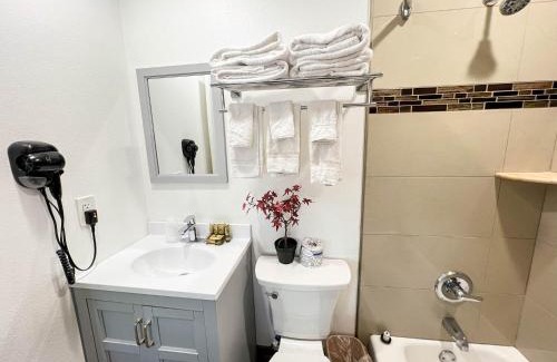 North State Hotel | Town and Country Inn