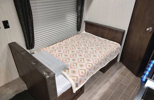 Hendersonville House | Town and Country Camp - RV