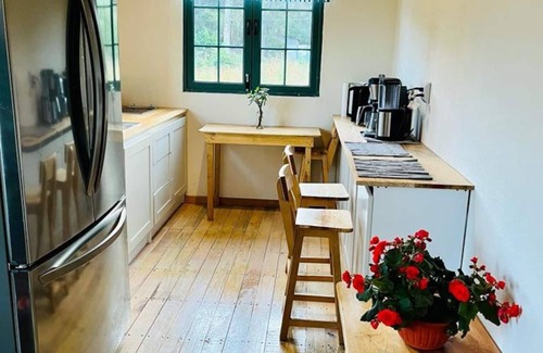 Agencia Municipal Santa Cruz Cabin | Town Cabin on the foothills/ac