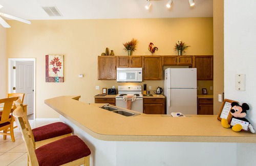 Loughman Villa | Town Center Reserve - Superior Disney Villa with Lake View, free WiFI & Netflix