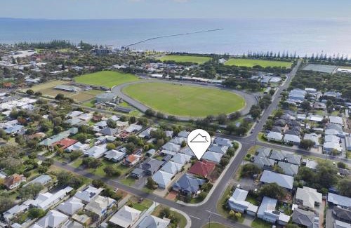 Busselton House | Town Central Entertainers Delight