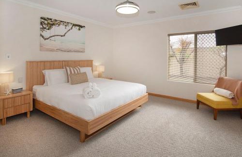 Busselton House | Town Central Entertainers Delight