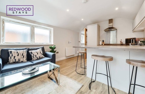 Basingstoke Apartment | Town Centre APT + Netflix + FREE Wi-Fi &Near Shops