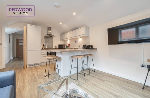 Basingstoke Apartment | Town Centre APT + Netflix + FREE Wi-Fi &Near Shops