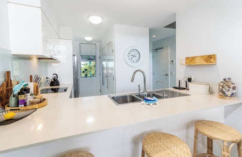 Woorim Apartment | Town Centre & Beach At Your Door Step