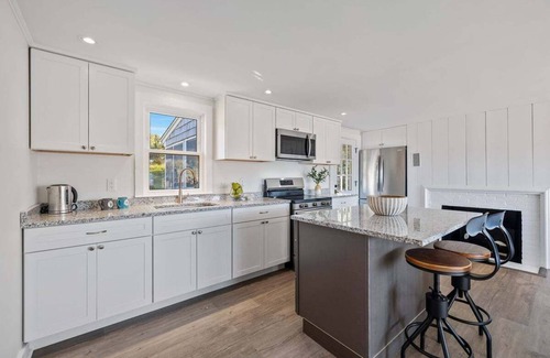 Orleans House | Town Cove Cottage: 056-OT Charming Waterfront Cottage on Town Cove – Orleans