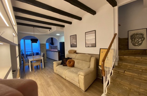 L'Hospitalet de Llobregat House | Townhouse 20 minutes from the center of Barcelona
