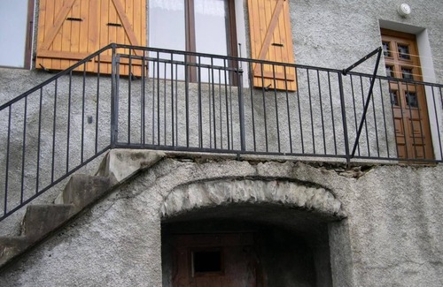Montsapey House | TOWN HALL 1 - MONTSAPEY
