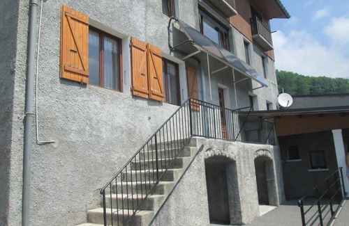 Montsapey House | TOWN HALL 1 - MONTSAPEY