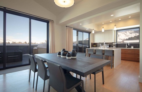 Jackson Condo | Town Hill Penthouse at Snow King. Deck,Hot Tub, A/C, Grill, Outdoor Fireplace