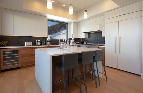 Jackson Condo | Town Hill Penthouse at Snow King. Deck,Hot Tub, A/C, Grill, Outdoor Fireplace