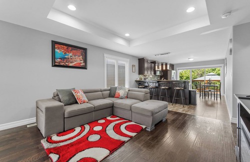 Amherstburg House | Town home in Amherstburg located near to wineries, breweries,waterfront & trails