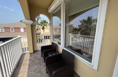 Port Isabel House | Town home in the Marina 38 HT